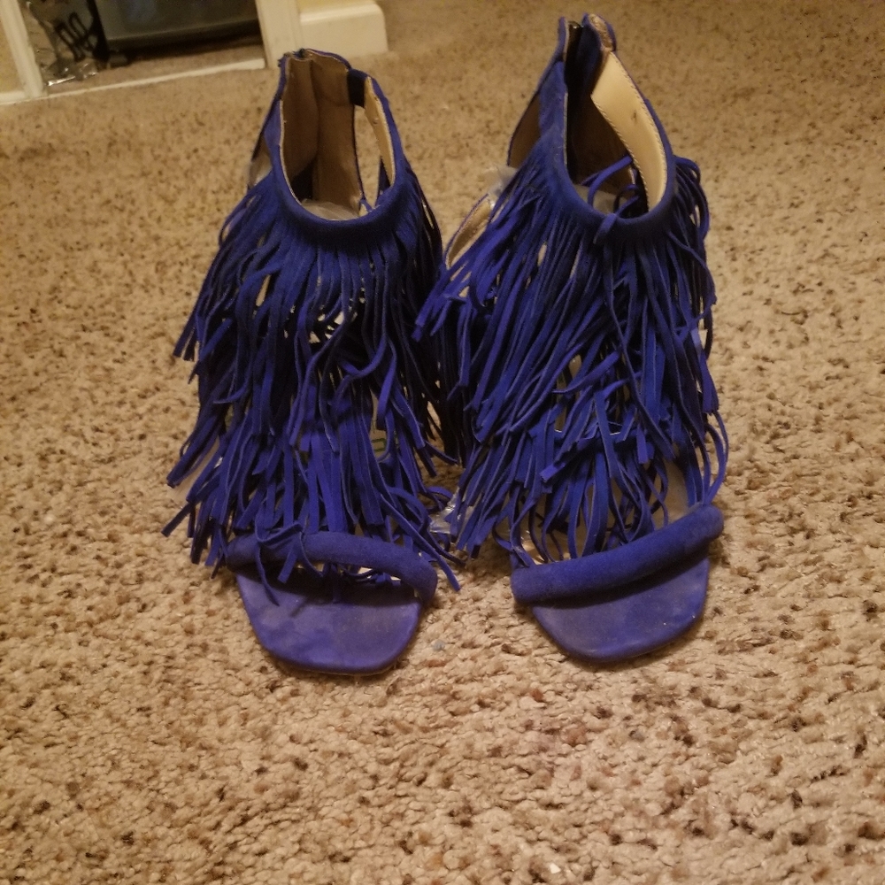 Heels - Picture 2 of 3